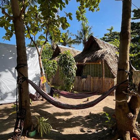 Tribal Huts Community Hostel Daanbantayan Exterior photo
