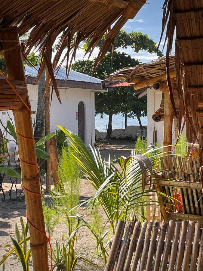 Tribal Huts Community Hostel Daanbantayan Exterior photo