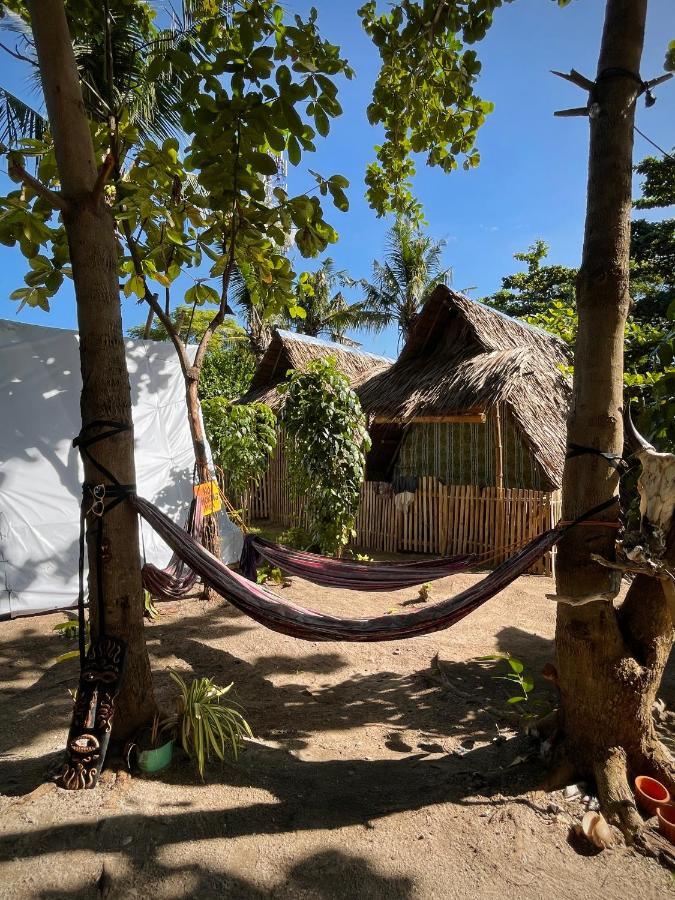Tribal Huts Community Hostel Daanbantayan Exterior photo