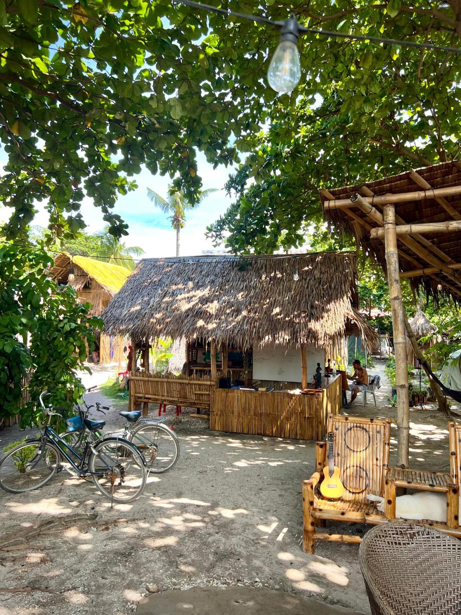 Tribal Huts Community Hostel Daanbantayan Exterior photo