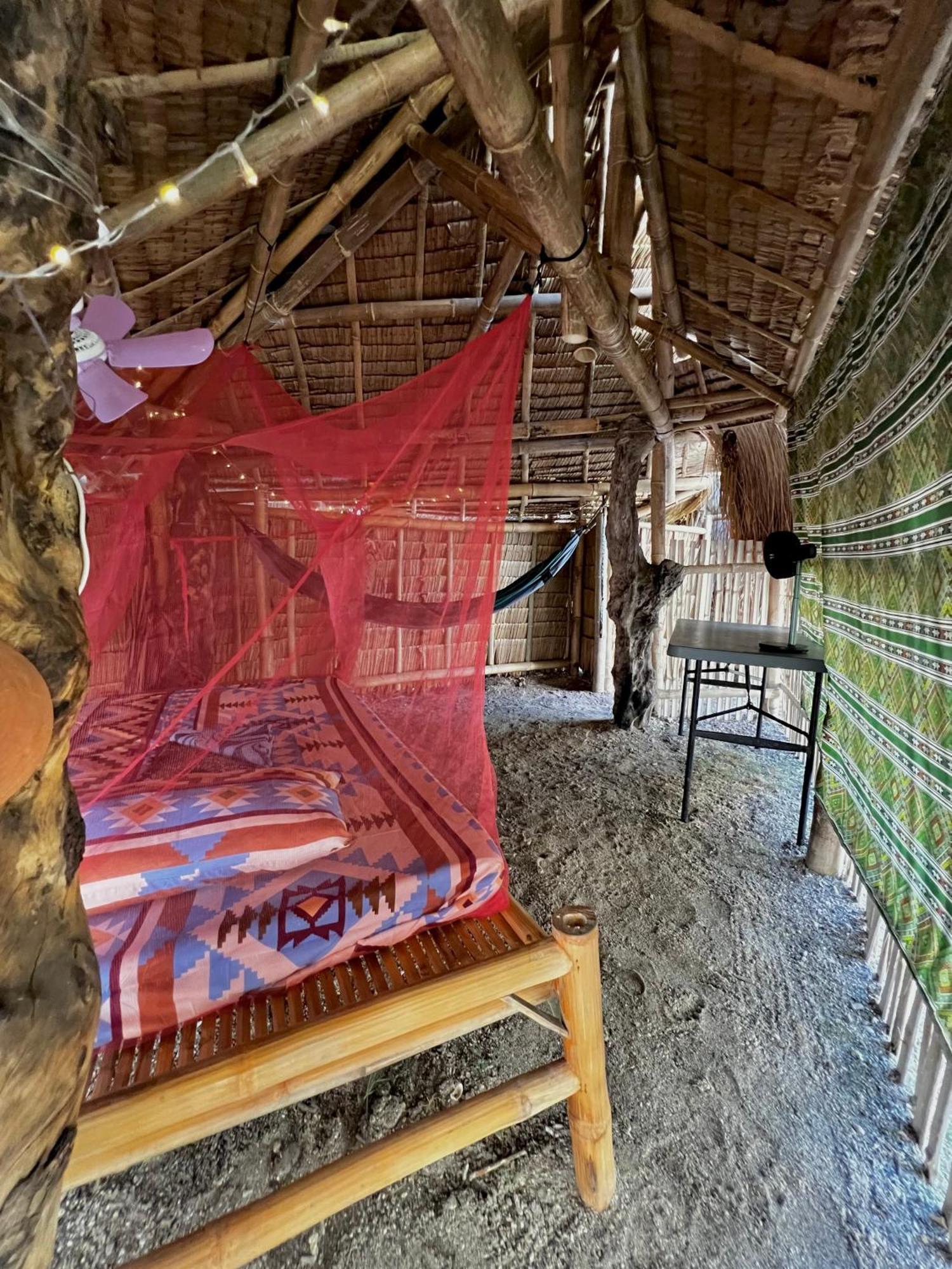 Tribal Huts Community Hostel Daanbantayan Exterior photo